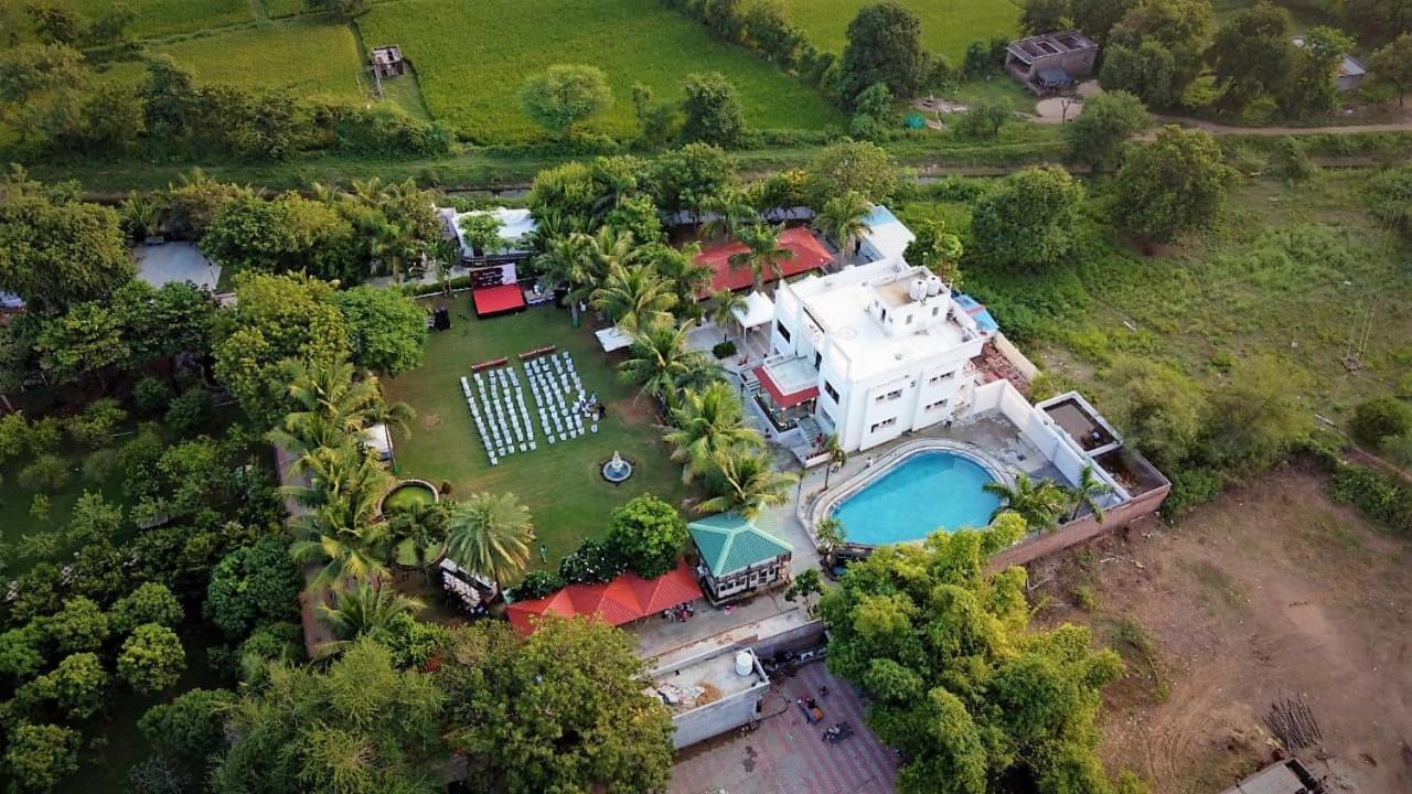 Royal Club & Resort Ahmedabad Exteriör bild